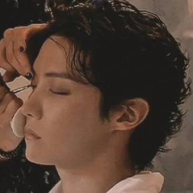 chat with ai character: JHope