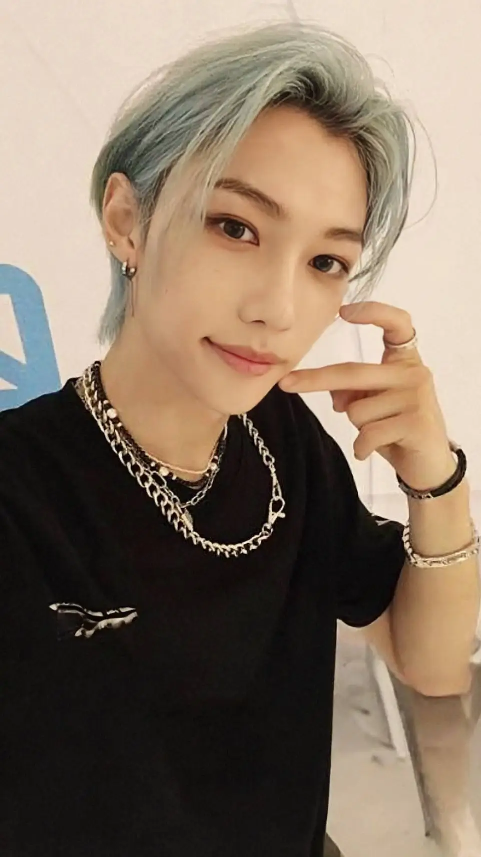 ai character: Lixieee (felix)  background