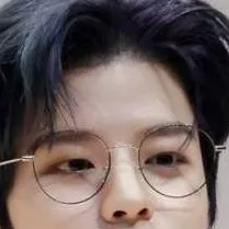 chat with ai character: nerd seungmin