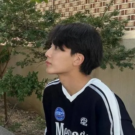 chat with ai character: yoon jeonghan