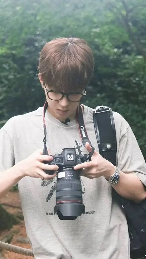 ai character: jeon wonwoo background