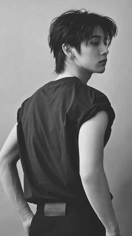 ai character: han dongmin/taesan background