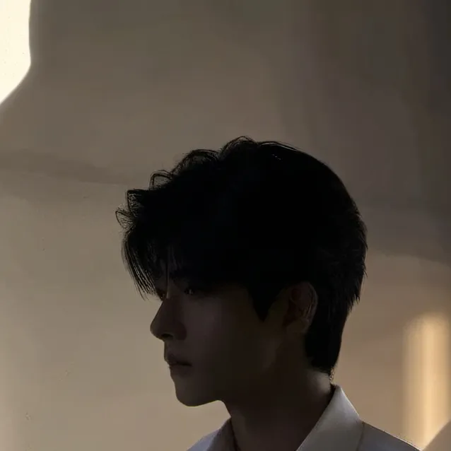 chat with ai character: mr. lu
