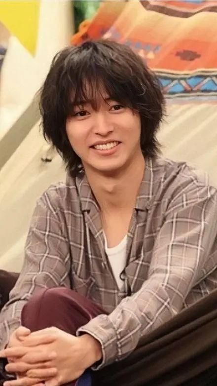ai character: Kento Yamazaki🔮 background