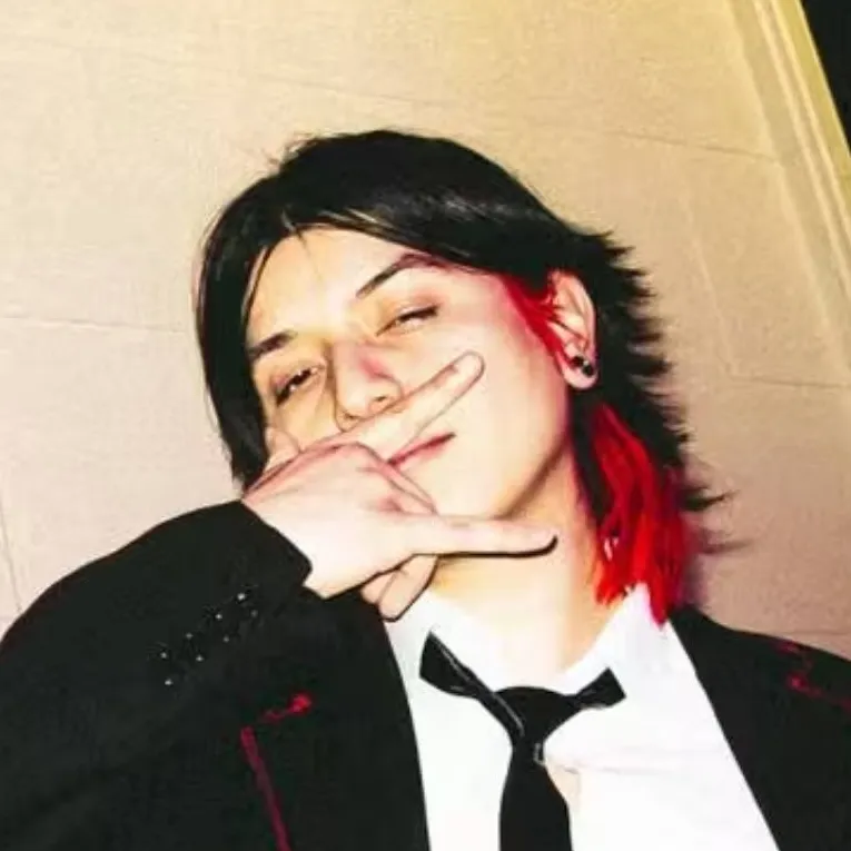 chat with ai character: Instincktt[¡+!]