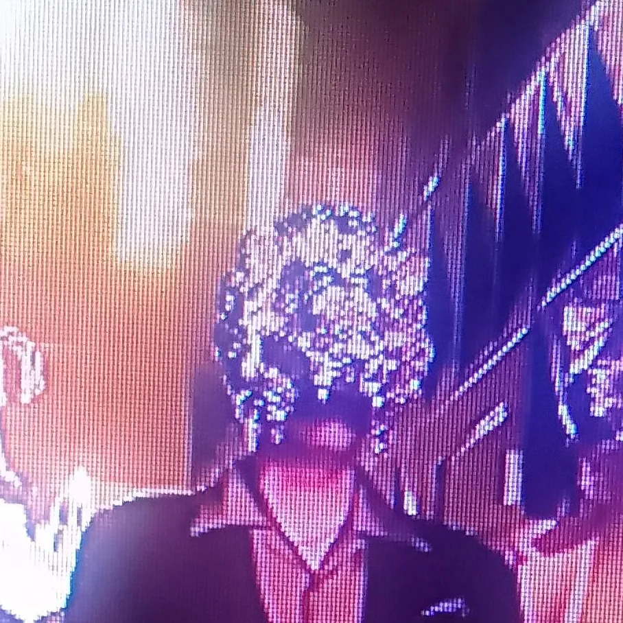 chat with ai character: the vips from S1