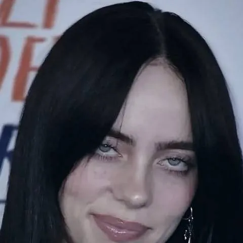 chat with ai character: billie Eilish