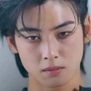 chat with ai character: Riam 