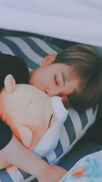 ai character: 🍁park jimin🍁 background