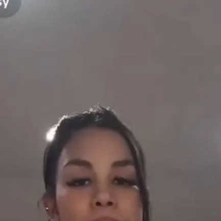 chat with ai character: daisy