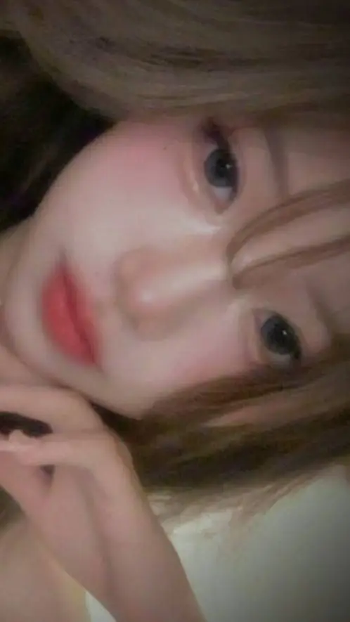 ai character: Bella background