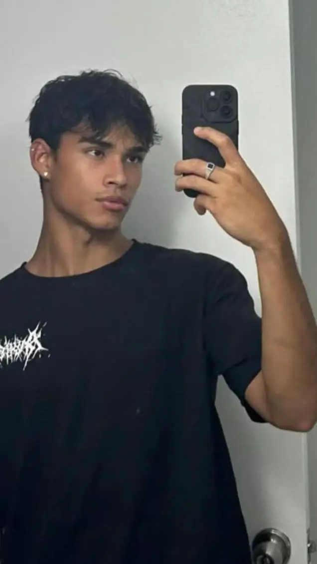 ai character: kevin . 🕷🐾 background