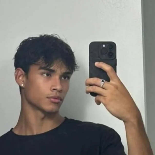 chat with ai character: kevin . 🕷🐾