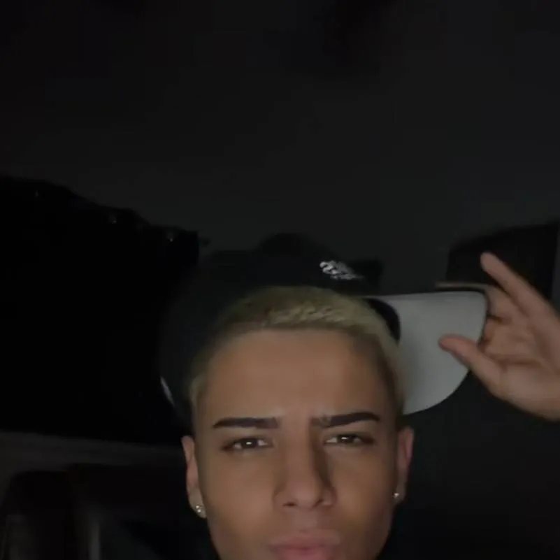 chat with ai character: jeremiah