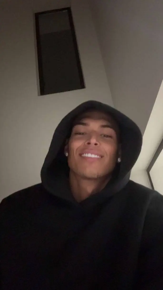 ai character: marlon. 🫨🤏🏾 background