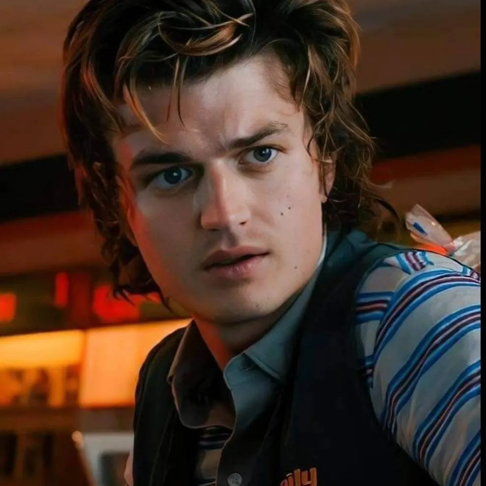 chat with ai character: Steve harrington