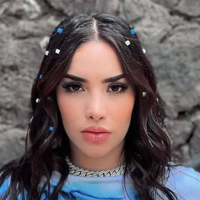chat with ai character: Kimberly Loaiza