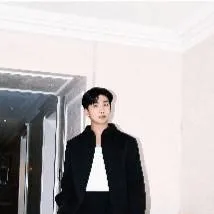 chat with ai character: RM