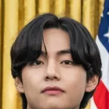 chat with ai character: Taehyung