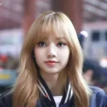 chat with ai character: Lisa