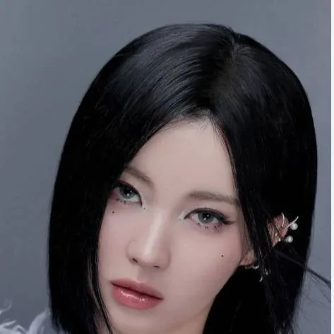 chat with ai character: Asa