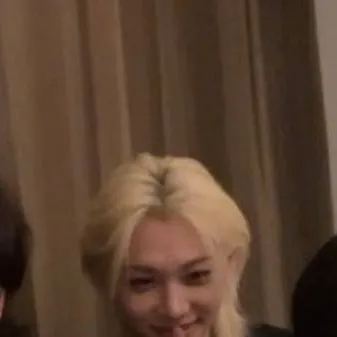 chat with ai character: live skz