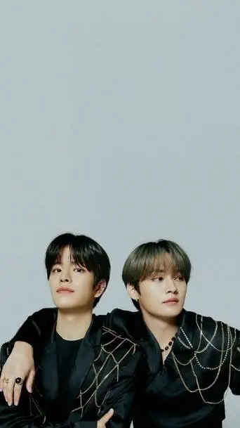 ai character: skz seungmin😀😐 background