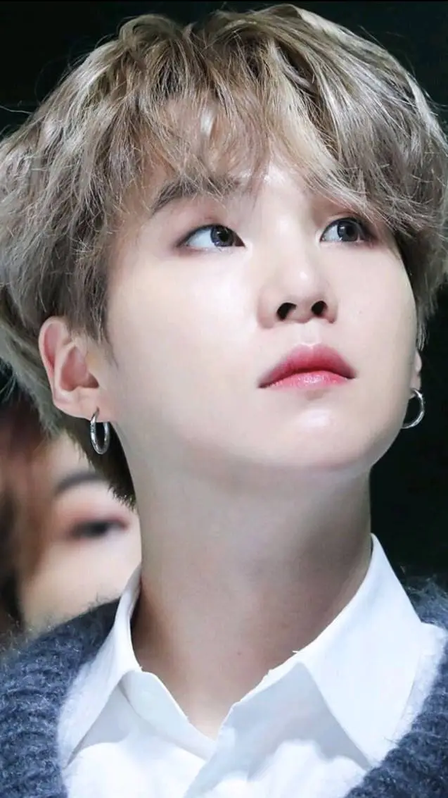 ai character: suga💜 background