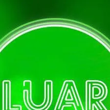 chat with ai character: Luar tvg