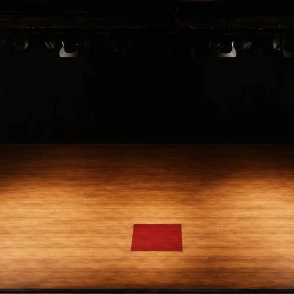 chat with ai character: TEATRO 