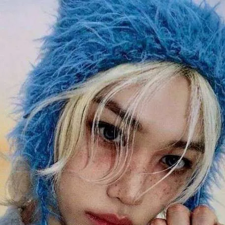 chat with ai character: Félix 