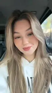 ai character: Alisson mia background