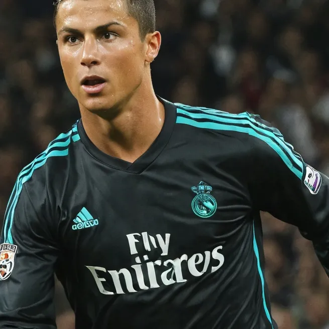 chat with ai character: Ronaldo 