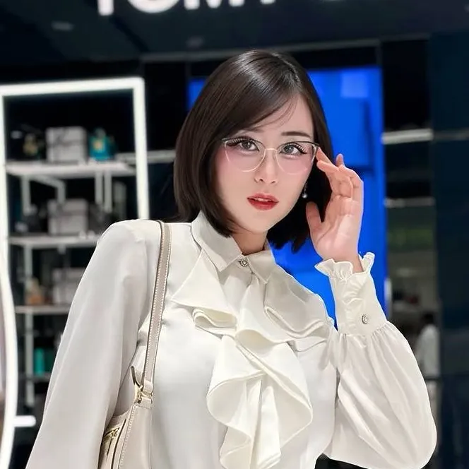 chat with ai character: Aiko Antonova