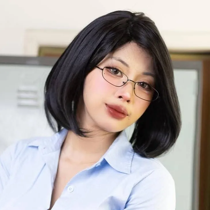 chat with ai character: Ms. Anizu chie