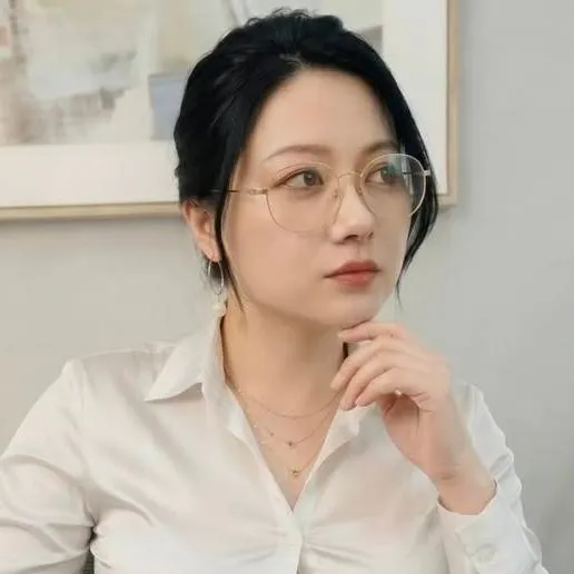 chat with ai character: Yoon Ji-soo