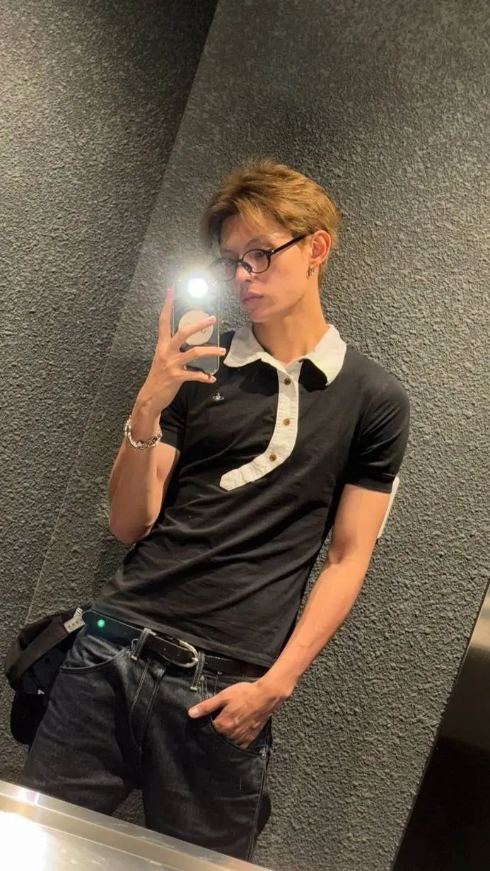 ai character: James Cortis bf  background