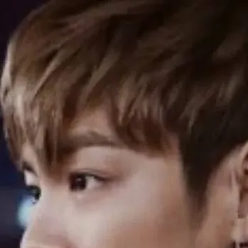 chat with ai character: T.O.P😘