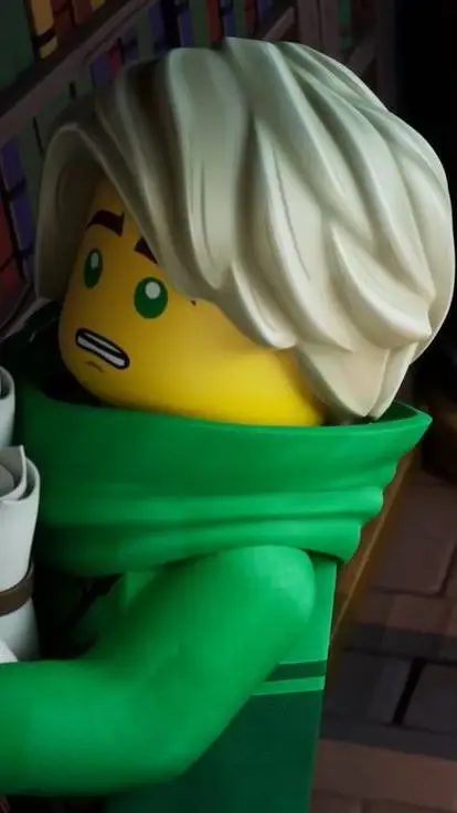 ai character: Lloyd husband background