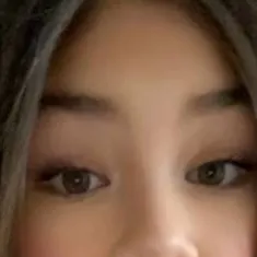 chat with ai character: Mia