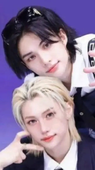 ai character: Félix et Hyunjin  background