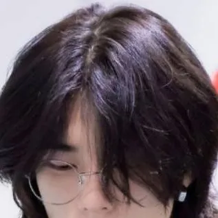chat with ai character: Hyunjin 