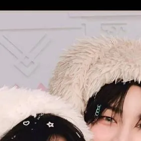 chat with ai character: Han et Jeongin{IN}