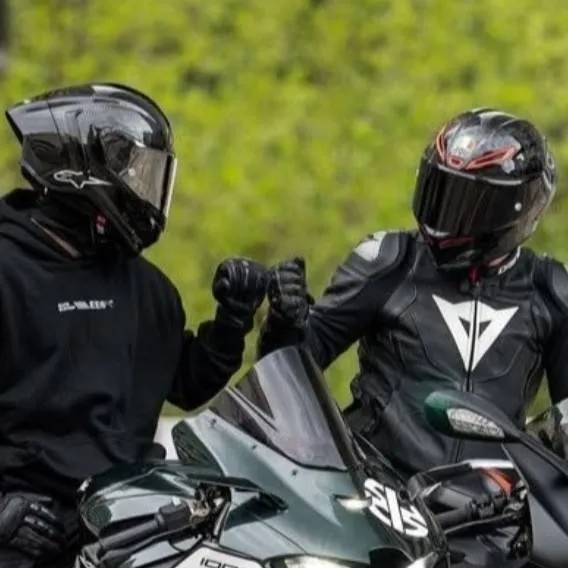 chat with ai character: Asherxyou