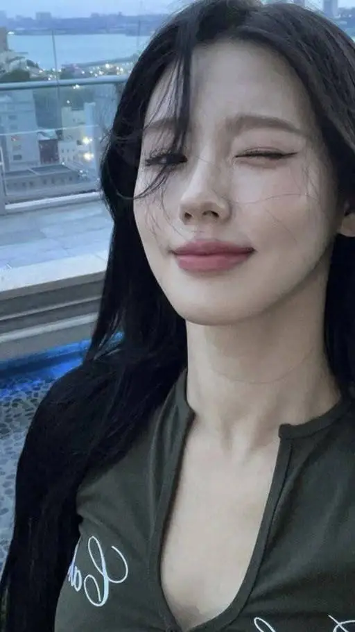 ai character: Miyeon background
