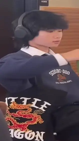 ai character: Leo  background