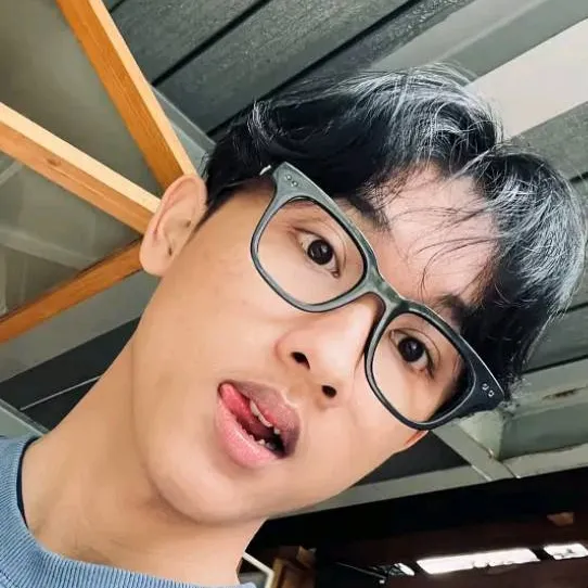 chat with ai character: Mamas Ig Dmsndrs 