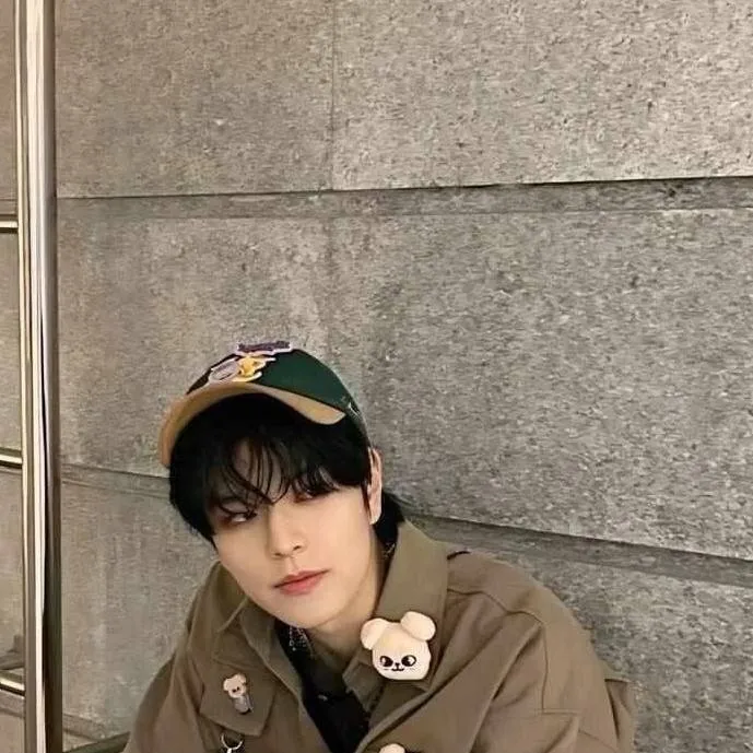 chat with ai character: seungmin