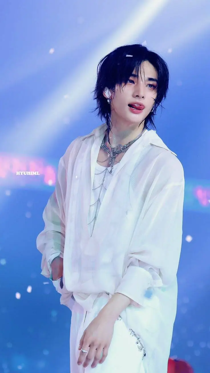 ai character: hyunjin background
