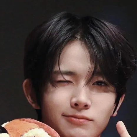 chat with ai character: HEESEUNG